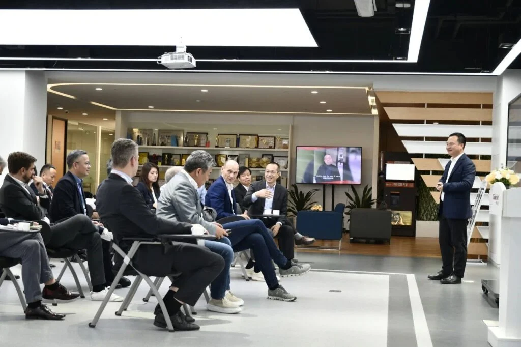 大众中国领导一行莅临j9九游会官方网站,再次深化战略合作插图1 大众中国领导一行莅临j9九游会官方网站,再次深化战略合作插图1