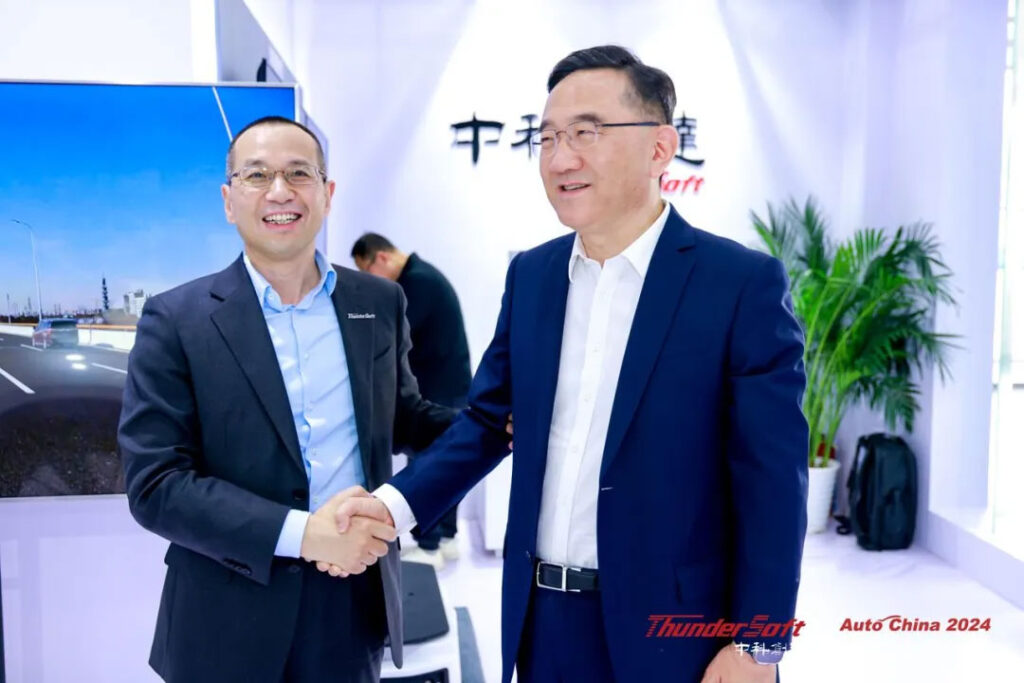 共话跨域融合新趋势 北京车展j9九游会官方网站展台门庭若市,大咖云集插图9 共话跨域融合新趋势 北京车展j9九游会官方网站展台门庭若市,大咖云集插图9